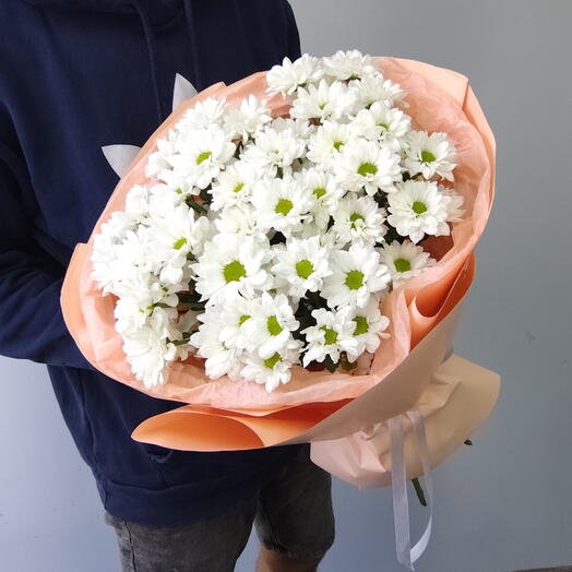 Ромашки | Букет из 7 кустовых хризантем Кеннеди в апельсиновом оформлении
