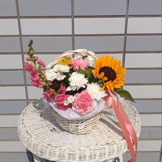 Лучик счастья🌻Корзиночка с Подсолнухом и Хризантемой🤍