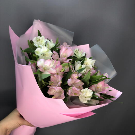 Нежные альстромерии в авторской упаковке🌸🌸🌸
