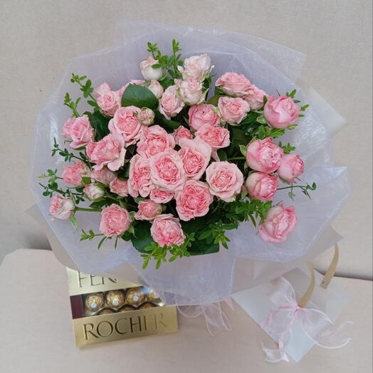 Pinky + Fererro Rocher