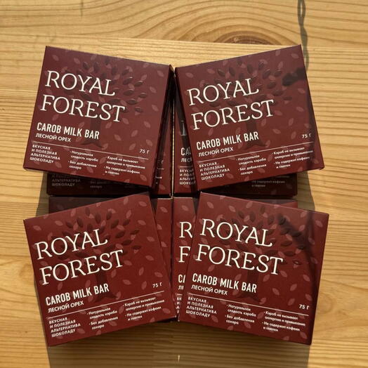 Набор молочного шоколада из кэроба ( цельный лесной орех) 8шт х 75 г, Royal Forest