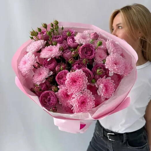 Кустовые розы и хризантемы
