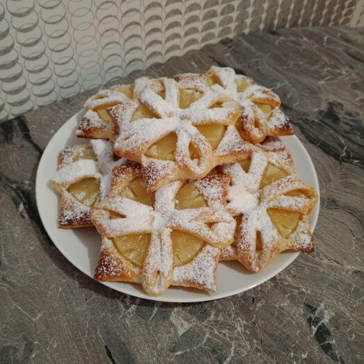 Слойки с ананасом