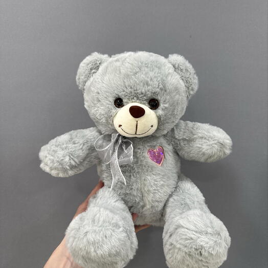 Серый мишка с сердечком