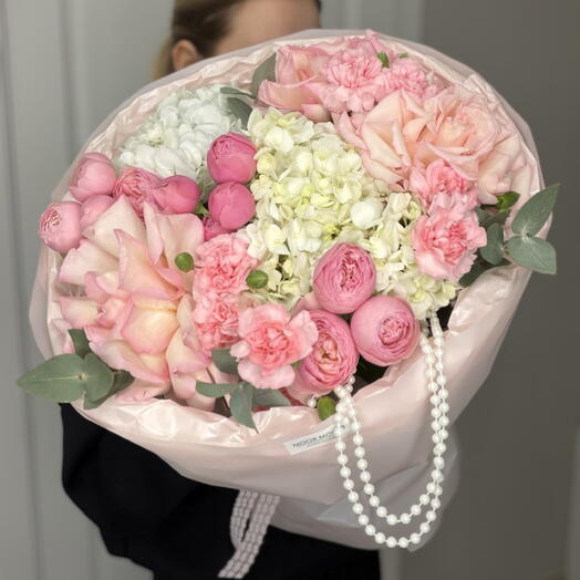 Авторский букет с бусами Bloom room🌸 кустовая роза, гортензия, французская роза, диантус