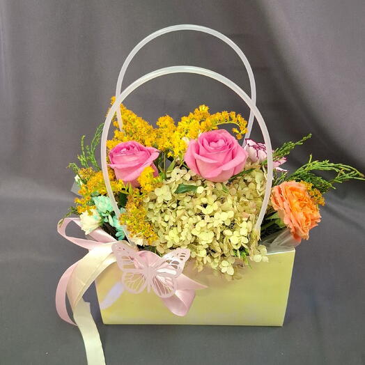 Нежная сумка с розами и гортензией 💐