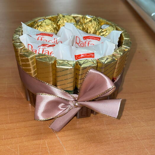 Подарочный набор Ferrero Rocher и Raffaello из 29 конфет