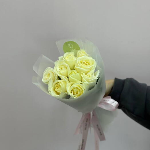 Букет из 9 белых роз