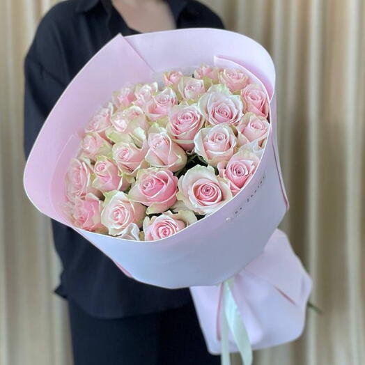 Букет из 25 нежно розовых роз💕