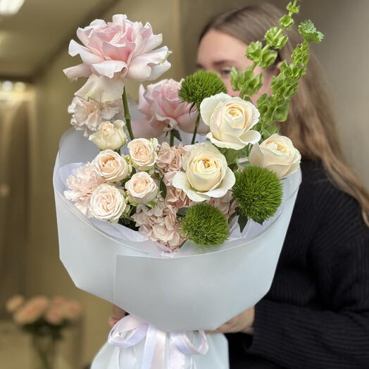 Букет интерьерный с французскими и пионовидными розами 🌸