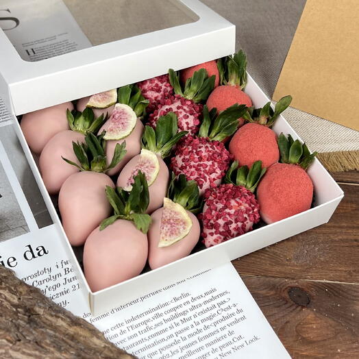 Клубника в шоколаде «Pink» 16-25 ягод