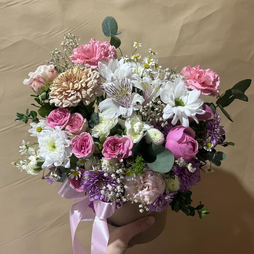 Яркий компазиця