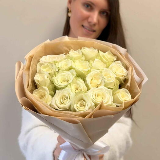 Букет из 19 белых роз афена