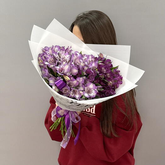 Фиолетовая альстромерия