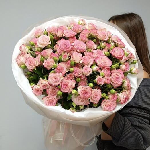 Букет из кустовых роз Хейли, (19 веток)