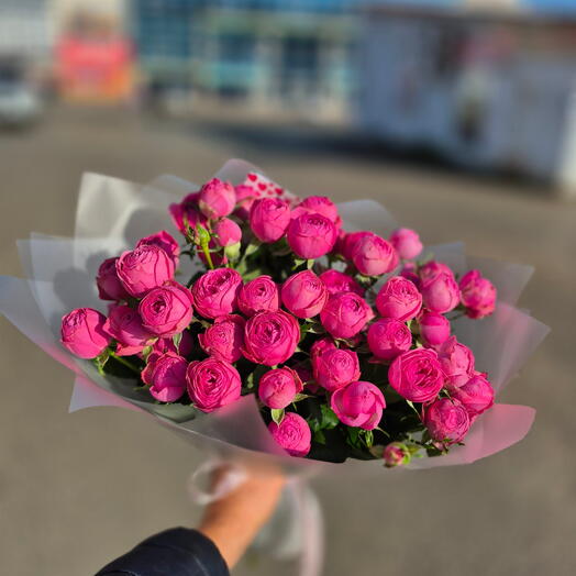Пионовидная роза