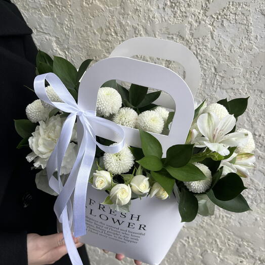 Fresh flower композиция в сумочке