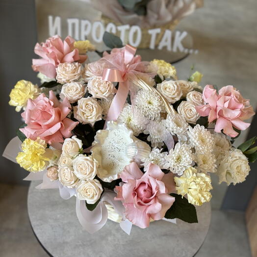 Шикарная корзина со свечей