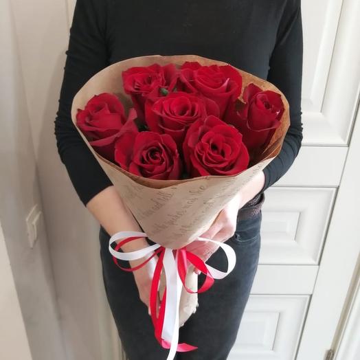 Rosas rojas en la elaboración