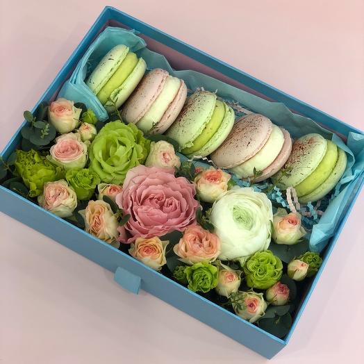 Flowers and macarons