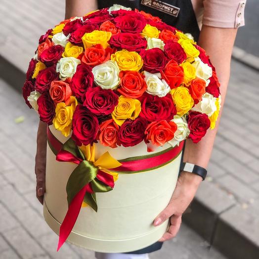 101 bright roses in a box
