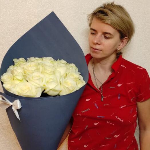 Розы 25 штук 70 белые