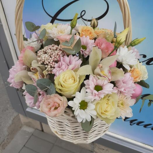 Корзина с цветами