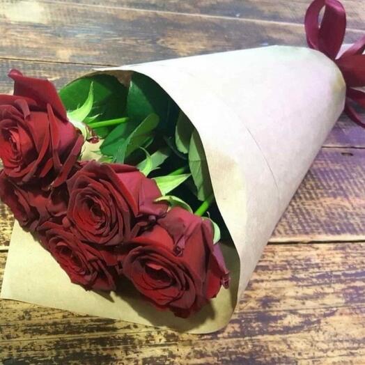 Ramo de rosas rojas