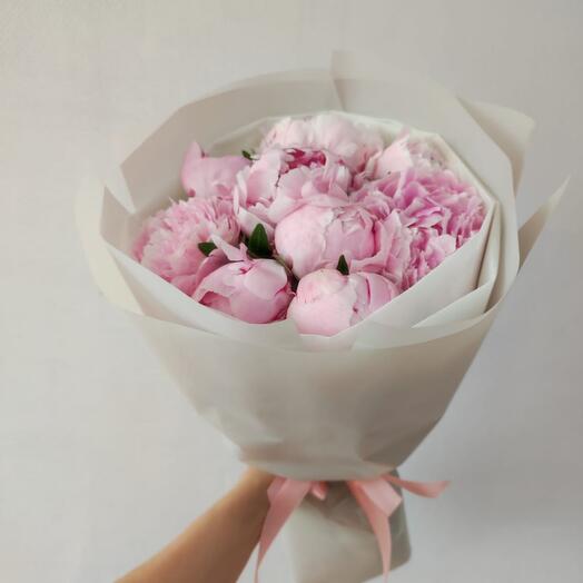 Bouquet of 9 pink peonies