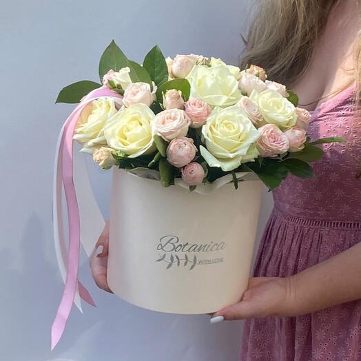 Rosas en forma de peonía en una Caja grande