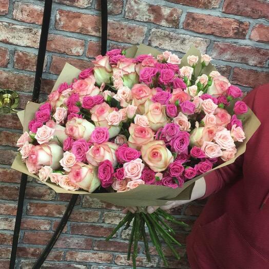 Bouquet mix of bush and single-headed roses