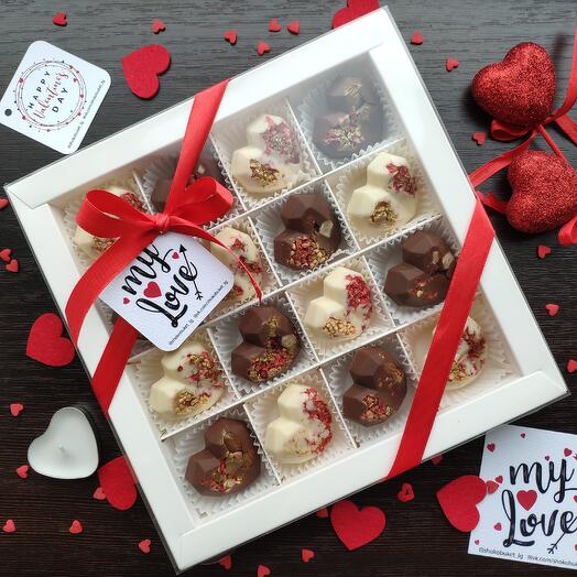 Chocolate set "Hearts" with 16pcs filling