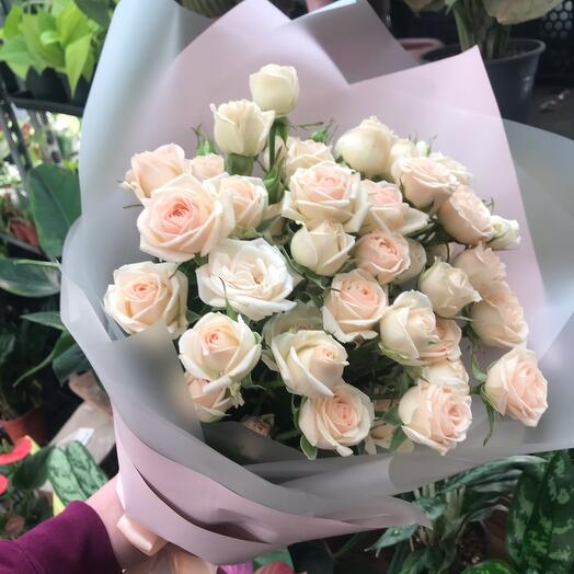 Un ramo de piropos de rosas arbustivas