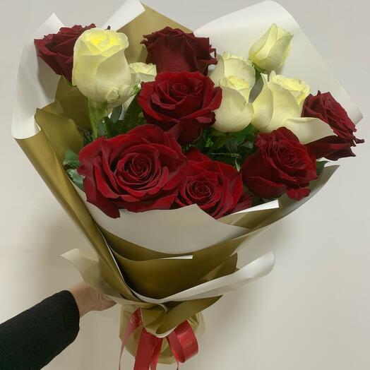 A bouquet of roses in a stylish design
