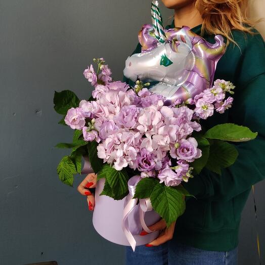 Коробка c цвeтaми Единорог Б27