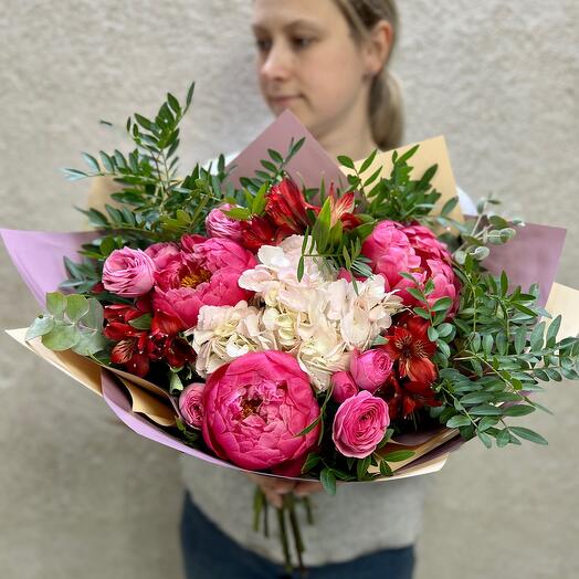 Gorgeous fresh flowers in the author's bouquet