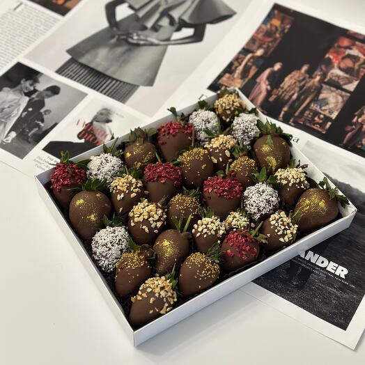 Клубника в шоколаде Chocolover ( 31-35 ягод)