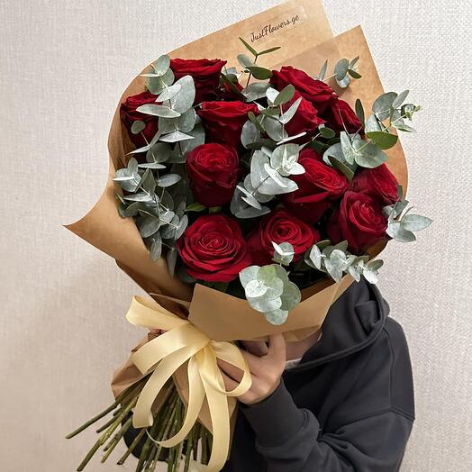 Mono red roses