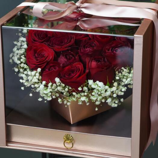 Цветы в коробке