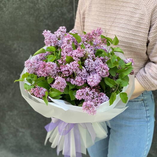 Букет из весенней свежесрезанной сирени 🌸🪻🍀