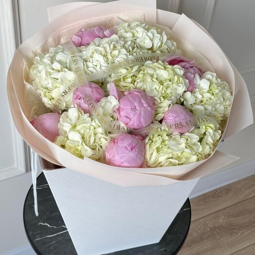 Гортензии и пионы