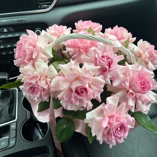 Корзина с розами