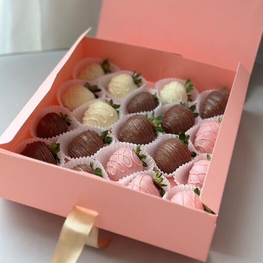 Fragole ricoperte di cioccolato / Strawberries in chocolate