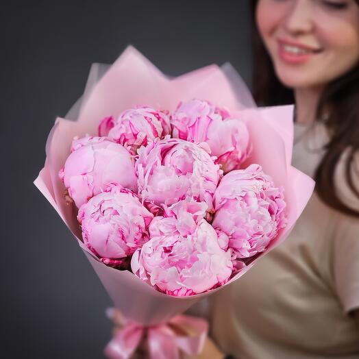 Bouquet of 7 Sarah Bernard peonies
