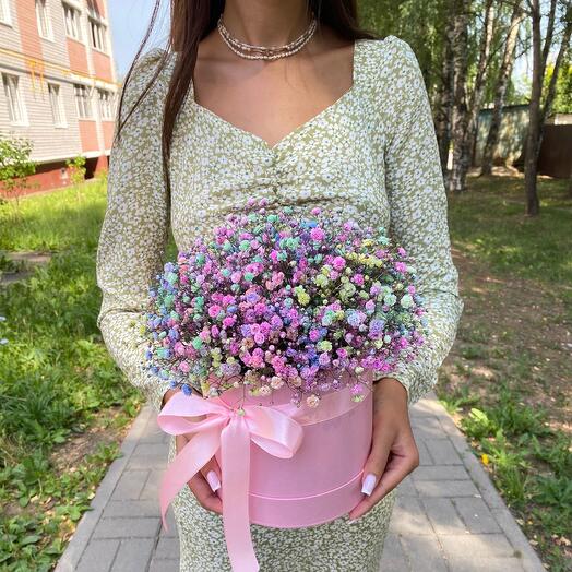 Композиция цветной гипсофилы