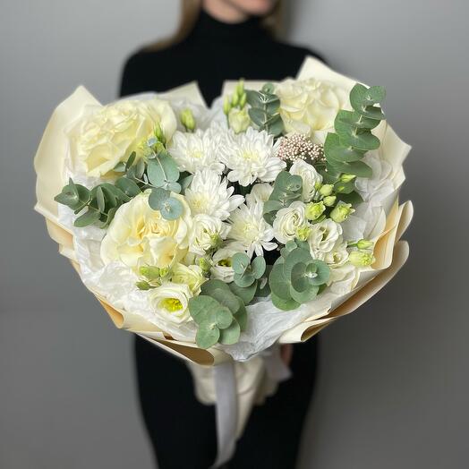 St bouquet 138 с белыми розами и эустомой