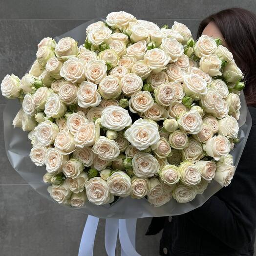 Букет из чайных кустовых роз 51 шт