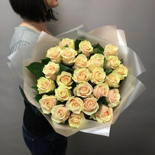 Букет из 25 кремовых роз