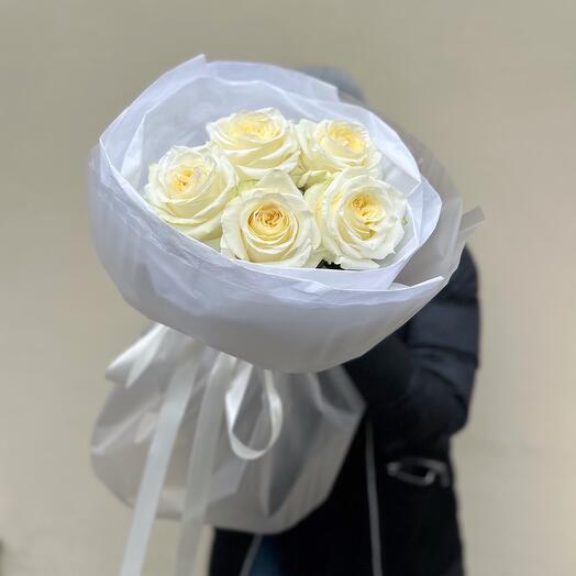 Букет из пионовидных белых роз