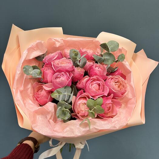Bouquet of peony-shaped roses by Silva pink